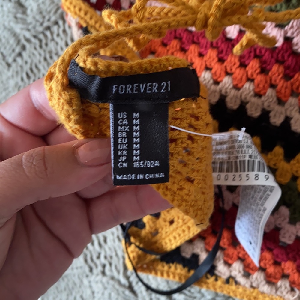 Crop top - Picture 3 of 3